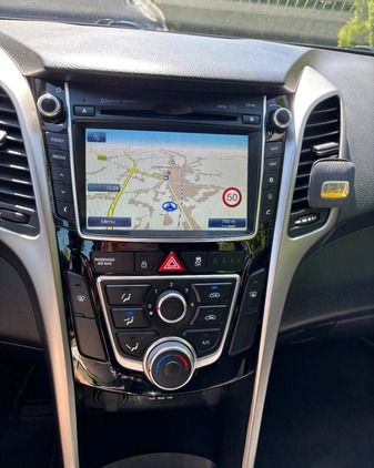 Hyundai I30 cena 27200 przebieg: 242000, rok produkcji 2013 z Strzyżów małe 497